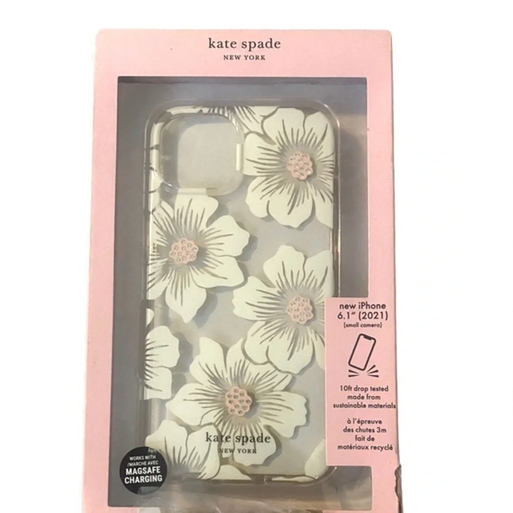 NWT Kate Spade New York Apple iPhone 6.1” (2021) small camera Hardshell Case
